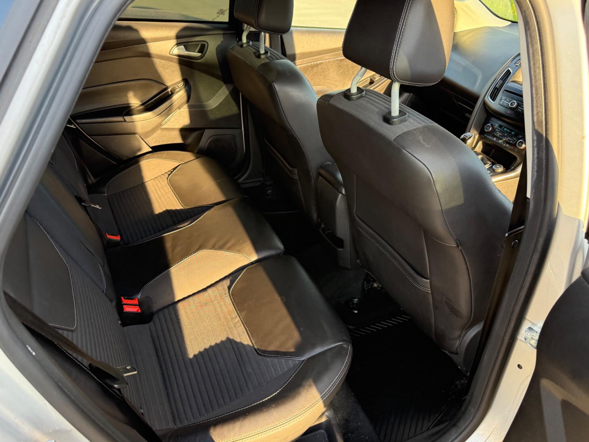 Ford Focus 1.5T EcoBoost Titanium X Euro 6 (s/s) 5dr — photo 104 of 126